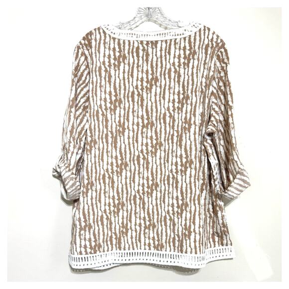 Chico’s Women’s 3 Highland Park Animal Print Embroidered 3/4 Sleeve Popover Top - Picture 2 of 11